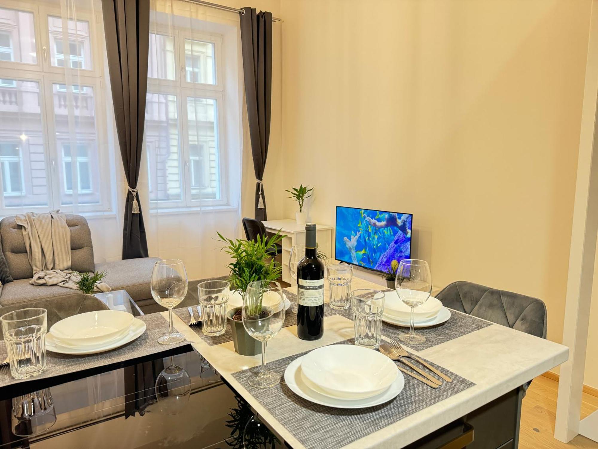Free Parking - Cozy Apartment Near Vysehrad Railway Bridge ปราก ภายนอก รูปภาพ