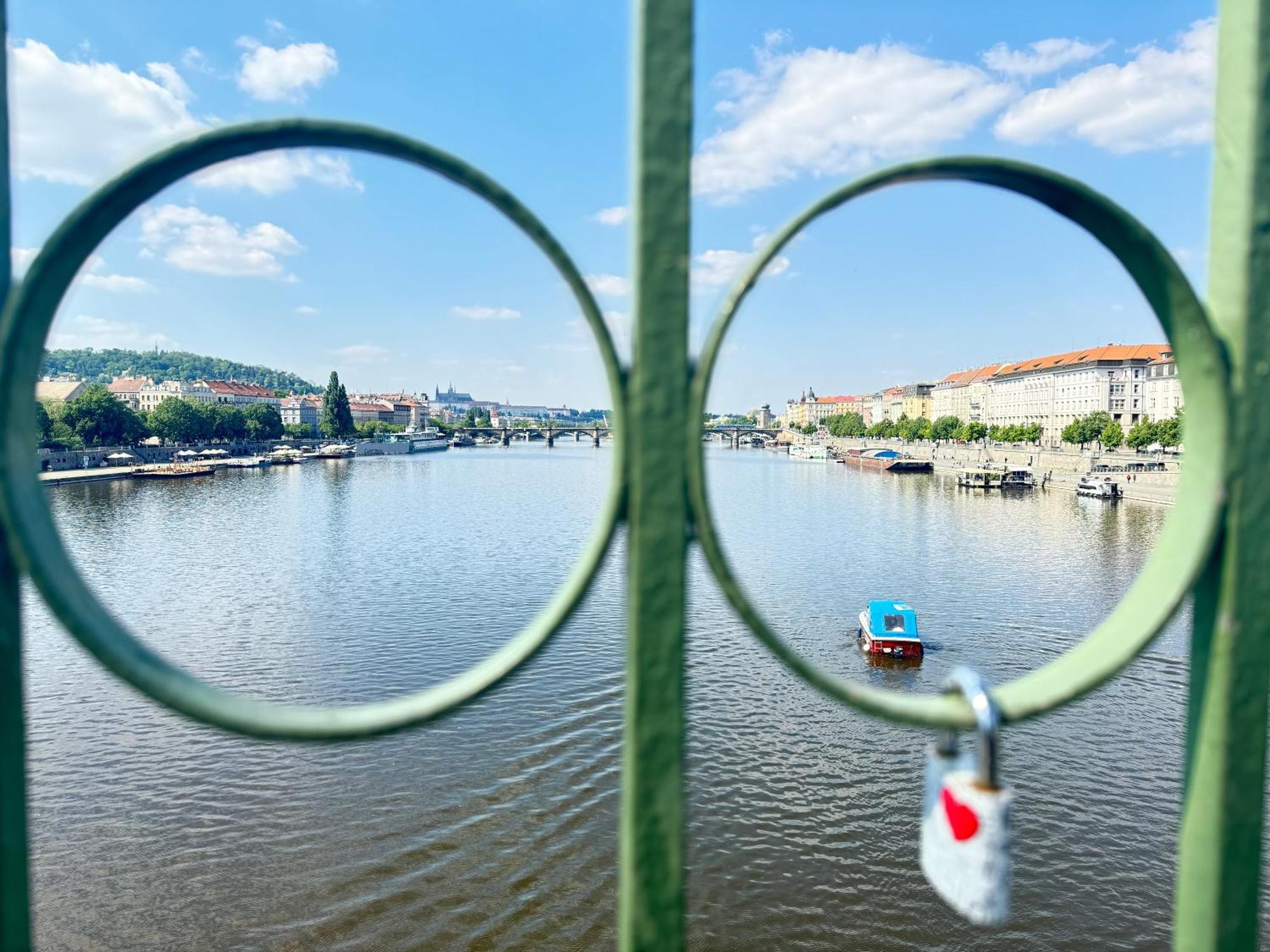 Free Parking - Cozy Apartment Near Vysehrad Railway Bridge ปราก ภายนอก รูปภาพ