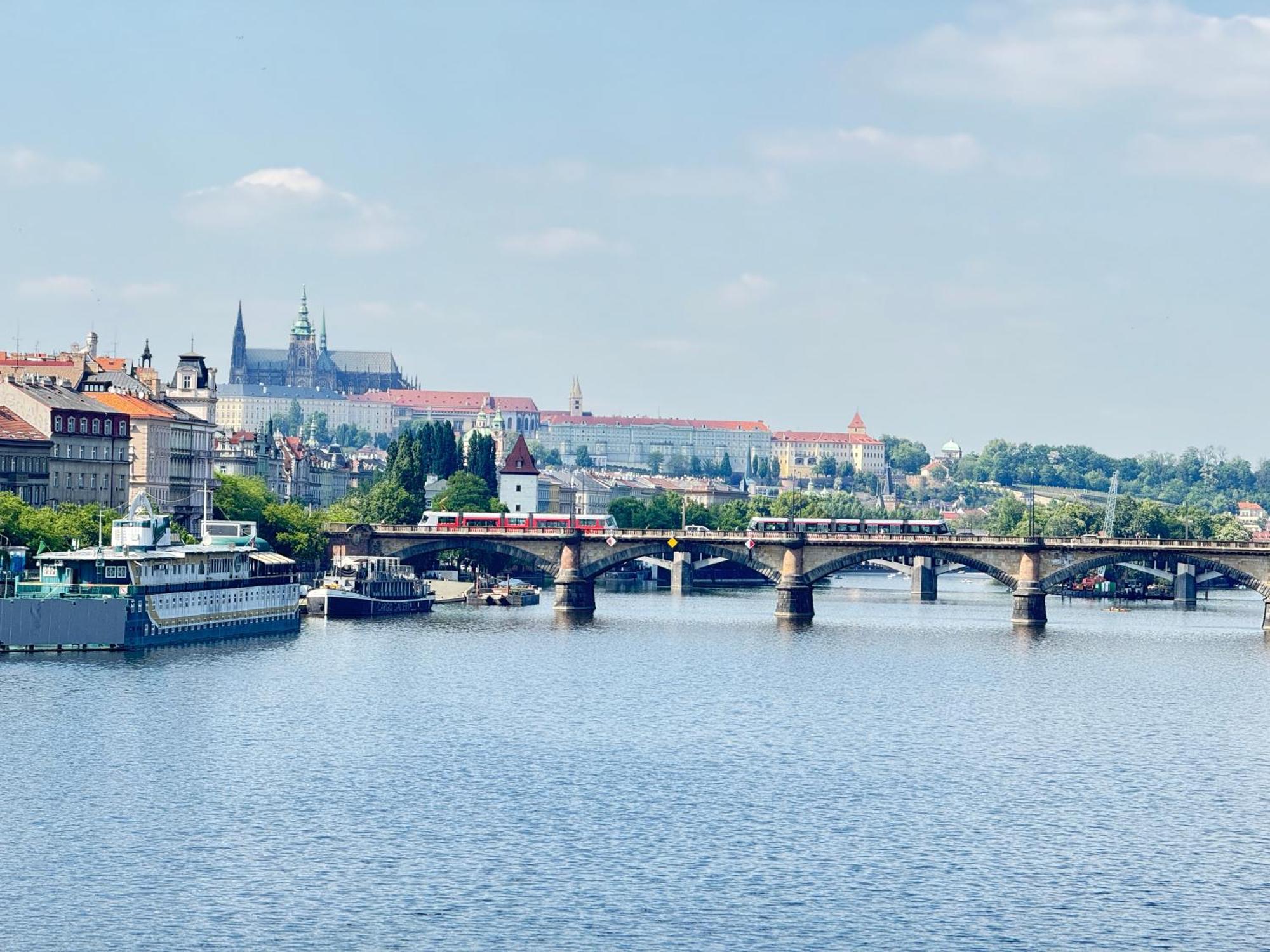 Free Parking - Cozy Apartment Near Vysehrad Railway Bridge ปราก ภายนอก รูปภาพ